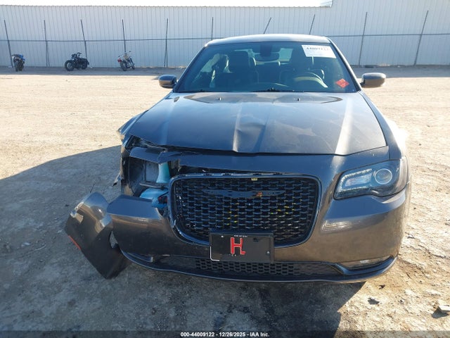 44009122 :رقم المزاد ، 2C3CCABG6PH624335 vin ، 2023 Chrysler 300 300s مزاد بيع