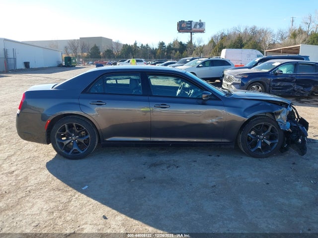44009122 :رقم المزاد ، 2C3CCABG6PH624335 vin ، 2023 Chrysler 300 300s مزاد بيع
