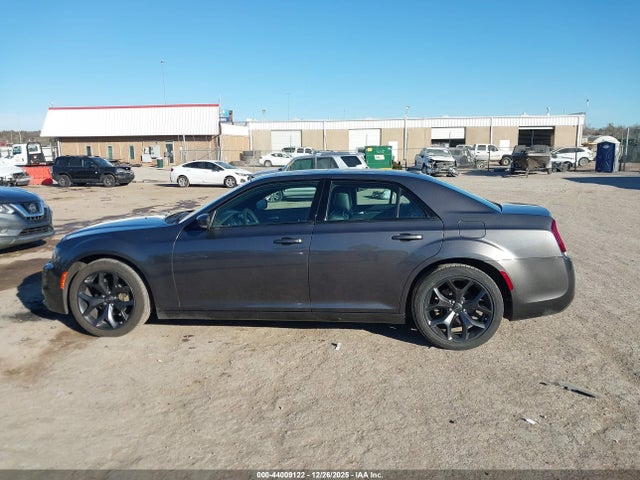 44009122 :رقم المزاد ، 2C3CCABG6PH624335 vin ، 2023 Chrysler 300 300s مزاد بيع