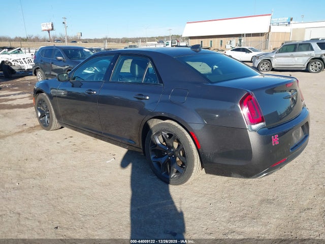 44009122 :رقم المزاد ، 2C3CCABG6PH624335 vin ، 2023 Chrysler 300 300s مزاد بيع