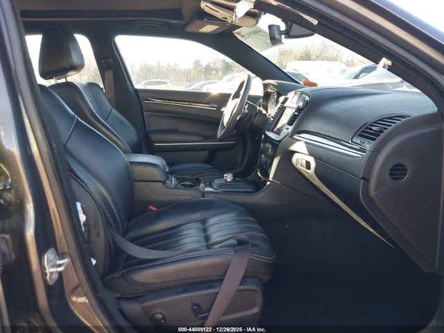 44009122 :رقم المزاد ، 2C3CCABG6PH624335 vin ، 2023 Chrysler 300 300s مزاد بيع