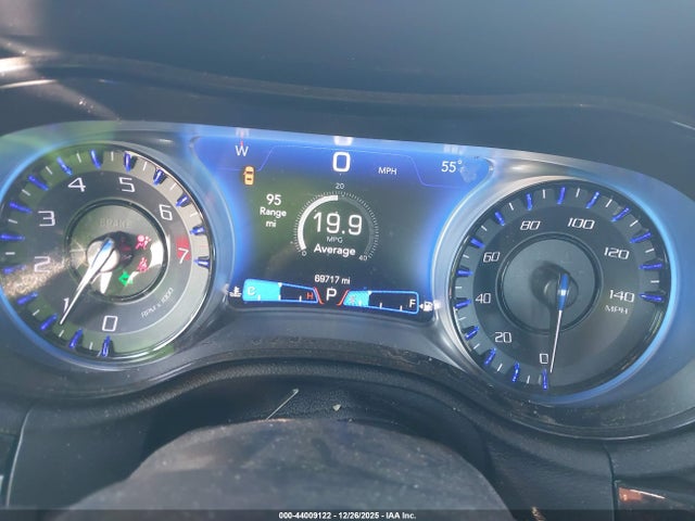 44009122 :رقم المزاد ، 2C3CCABG6PH624335 vin ، 2023 Chrysler 300 300s مزاد بيع