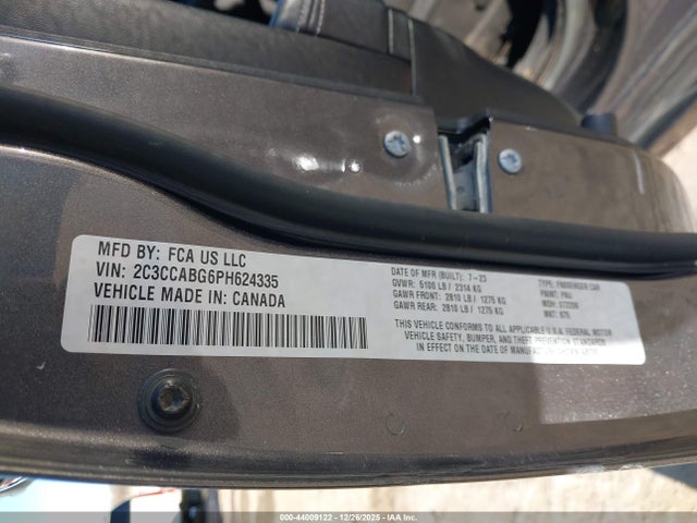44009122 :رقم المزاد ، 2C3CCABG6PH624335 vin ، 2023 Chrysler 300 300s مزاد بيع