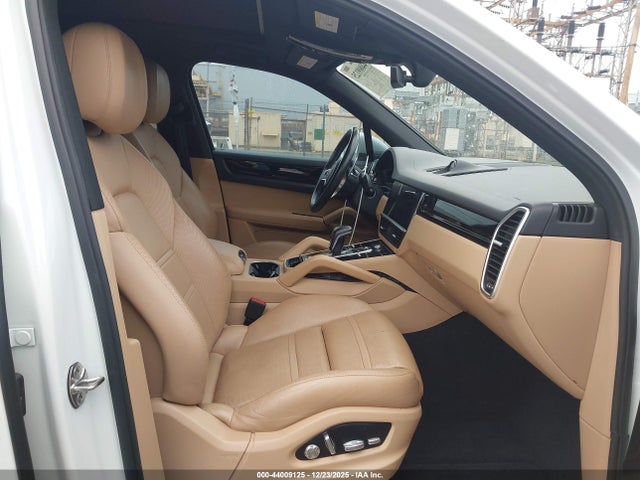 2019 PORSCHE CAYENNE WP1AA2AY7KDA06910 Photo 4