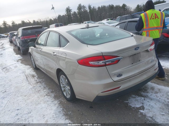 2019 FORD FUSION HYBRID 3FA6P0LU3KR101160 Photo 2