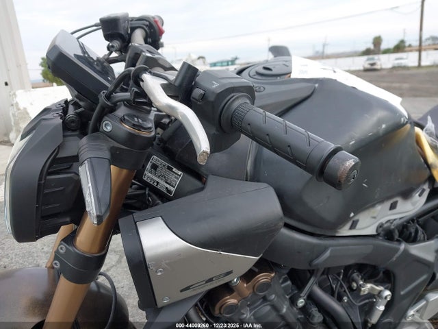 MLHRH1650R5001090 Honda Cb650 R