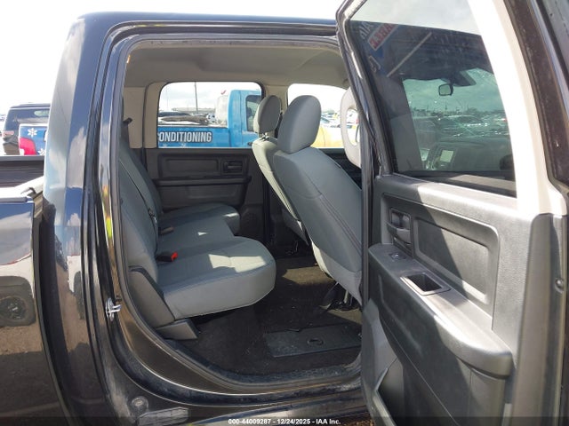 44009287 :رقم المزاد ، 1C6RR6KT4JS155266 vin ، 2018 Ram 1500 Express  4x2 5'7 Box مزاد بيع