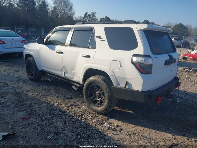 2019 TOYOTA 4RUNNER JTEBU5JR1K5690382 Photo 2