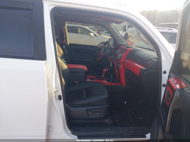 2019 TOYOTA 4RUNNER JTEBU5JR1K5690382 Photo 4