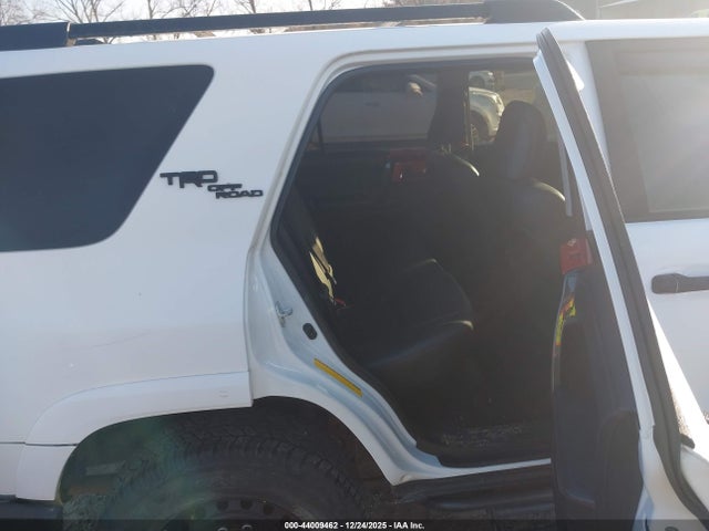 2019 TOYOTA 4RUNNER JTEBU5JR1K5690382 Photo 7