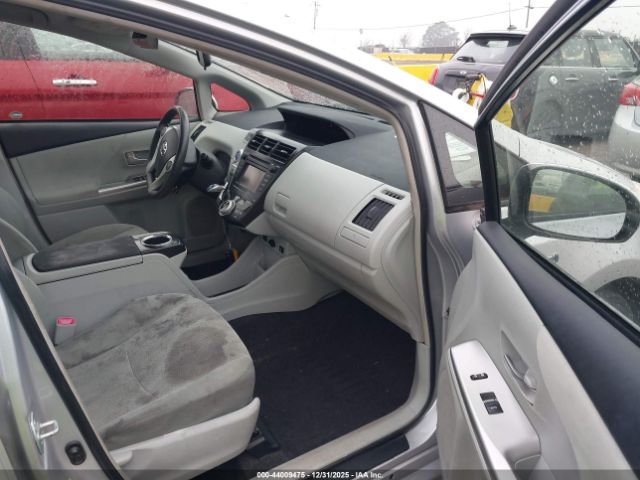2014 TOYOTA PRIUS V JTDZN3EU2E3302126 Photo 4