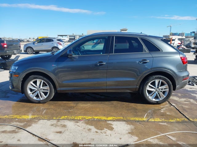 WA1BCCFS2JR011275 Audi Q3 2.0t Premium/2.0t Sport Premium