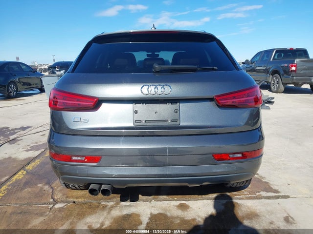 WA1BCCFS2JR011275 Audi Q3 2.0t Premium/2.0t Sport Premium