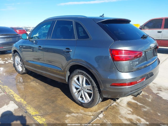 WA1BCCFS2JR011275 Audi Q3 2.0t Premium/2.0t Sport Premium