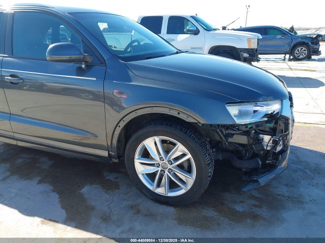 WA1BCCFS2JR011275 Audi Q3 2.0t Premium/2.0t Sport Premium