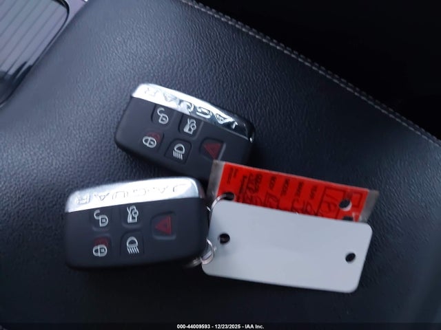 2018 JAGUAR XE SAJAL4GX8JCP36529 Photo 10