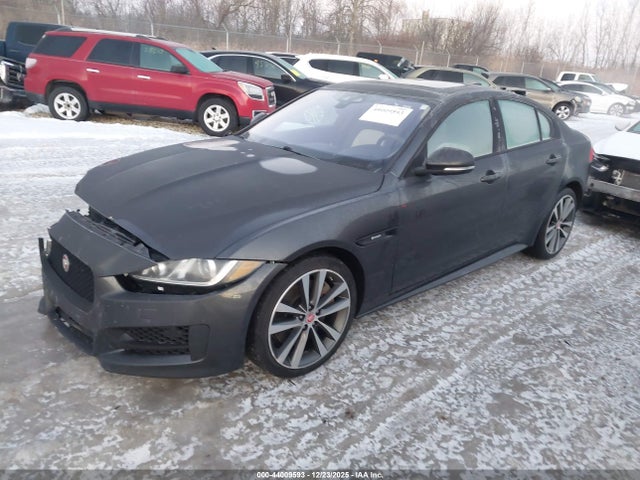2018 JAGUAR XE SAJAL4GX8JCP36529 Photo 1
