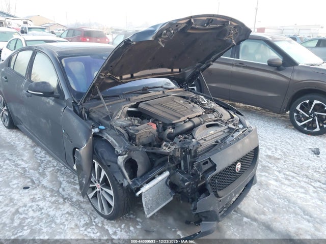 2018 JAGUAR XE SAJAL4GX8JCP36529 Photo 5