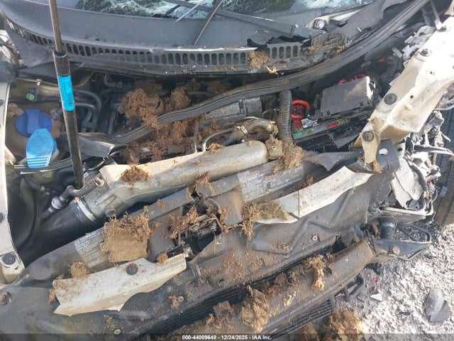 2001 VOLKSWAGEN NEW BEETLE 3VWCC21C01M423276 Photo 9