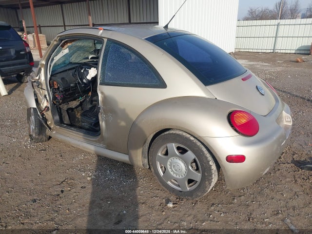 2001 VOLKSWAGEN NEW BEETLE 3VWCC21C01M423276 Photo 2