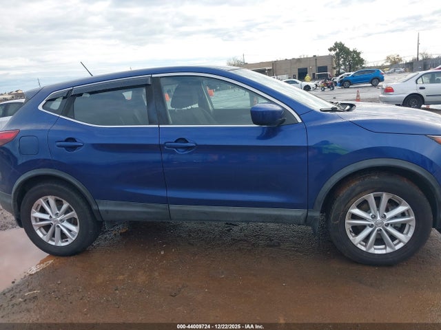 Auction sale of the 2017 Nissan Rogue Sport S, vin: JN1BJ1CP6HW007602, lot number: 44009724