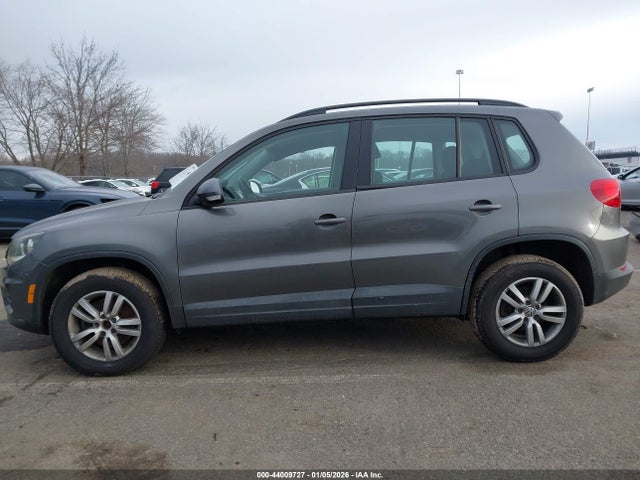 Aukcja sprzedaży 2015 Volkswagen Tiguan S, vin: WVGAV7AX1FW596411, numer aukcji: 44009727