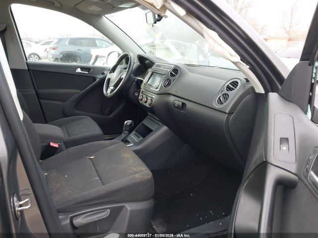 Aukcja sprzedaży 2015 Volkswagen Tiguan S, vin: WVGAV7AX1FW596411, numer aukcji: 44009727