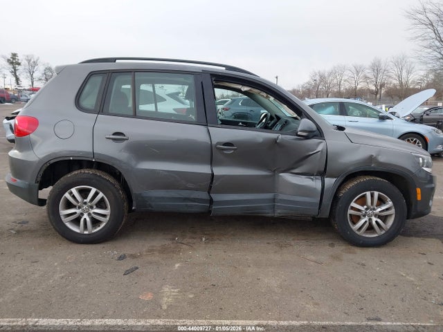 Aukcja sprzedaży 2015 Volkswagen Tiguan S, vin: WVGAV7AX1FW596411, numer aukcji: 44009727