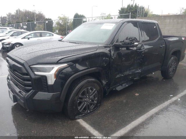Toyota Tundra Sr5 2025 5TFLA5AB5SX045596 Image 2
