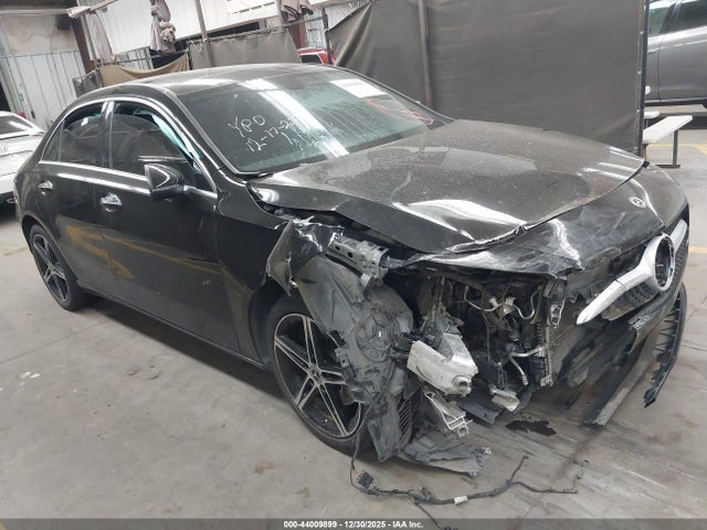 2022 MERCEDES-BENZ A 220 W1K3G4EB7NJ352736