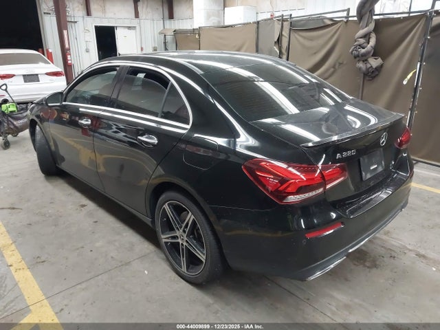 2022 MERCEDES-BENZ A 220 W1K3G4EB7NJ352736 Photo 2