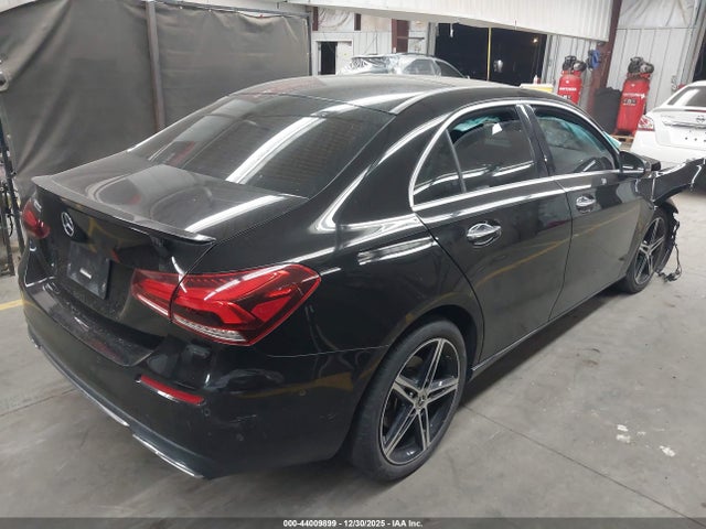 2022 MERCEDES-BENZ A 220 W1K3G4EB7NJ352736 Photo 3