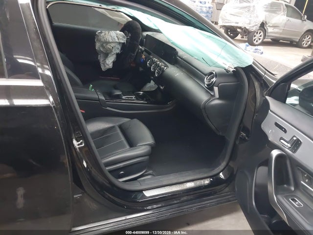 2022 MERCEDES-BENZ A 220 W1K3G4EB7NJ352736 Photo 4