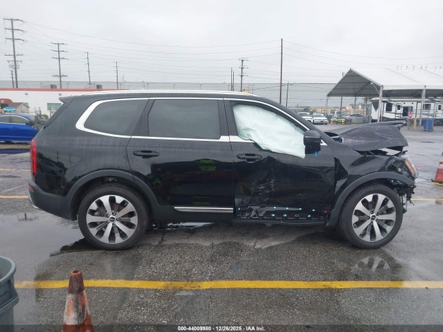 5XYP34HC0NG301011 KIA Telluride Ex