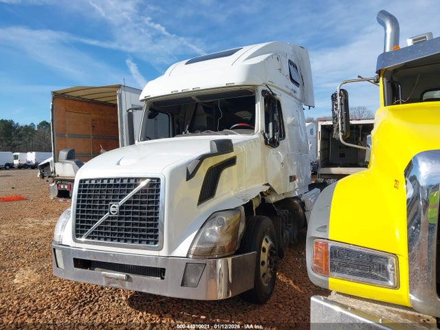 Продажа на аукционе авто 2006 Volvo Vn Vnl, vin: 4V4NC9GH06N444119, номер лота: 44010021