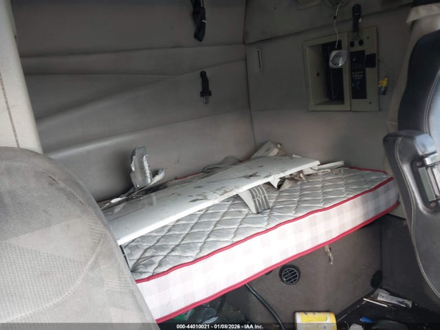 Продажа на аукционе авто 2006 Volvo Vn Vnl, vin: 4V4NC9GH06N444119, номер лота: 44010021