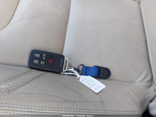 2016 VOLVO XC60 YV440MDK3G2785906 Photo 10