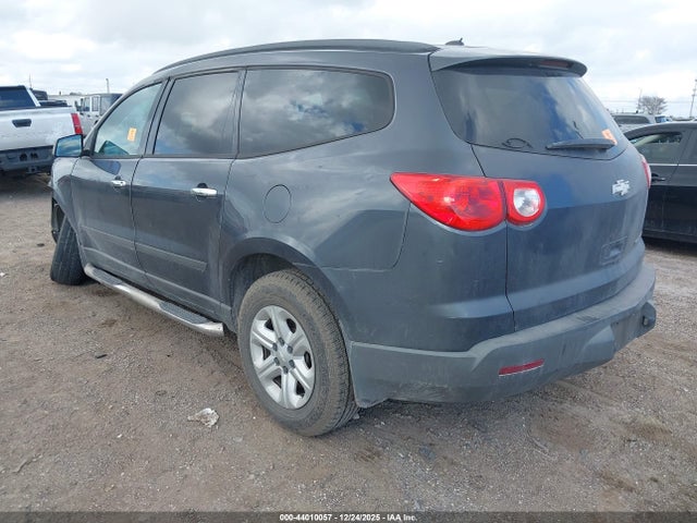 2012 CHEVROLET TRAVERSE 1GNKRFED5CJ423790 Photo 2