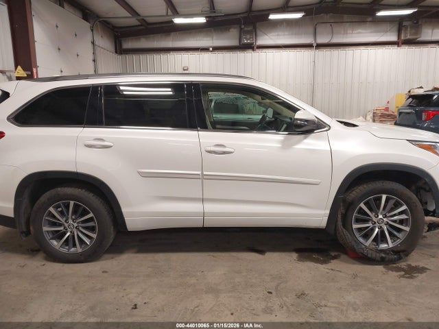 Toyota Highlander Xle 2018 5TDJZRFH2JS530139 Image 14