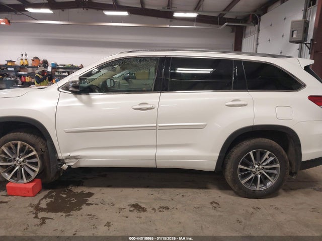 Toyota Highlander Xle 2018 5TDJZRFH2JS530139 Image 15