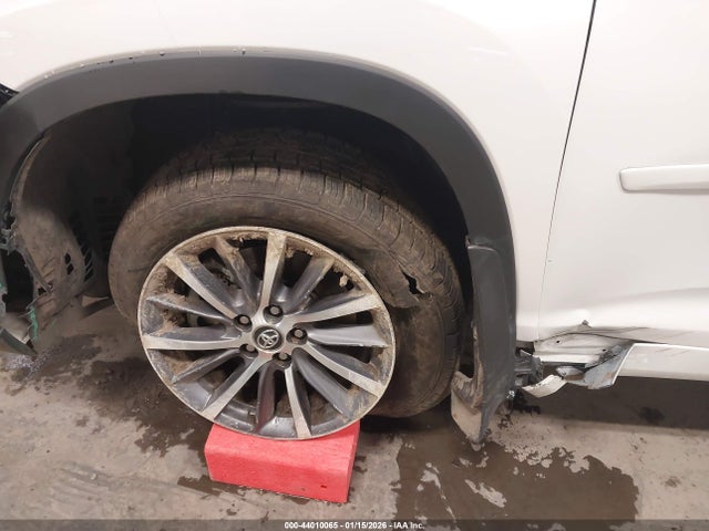 Toyota Highlander Xle 2018 5TDJZRFH2JS530139 Image 18