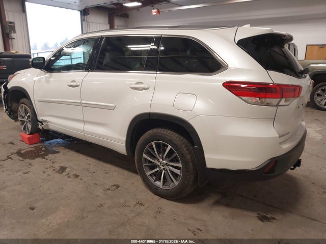 Toyota Highlander Xle 2018 5TDJZRFH2JS530139 Image 3