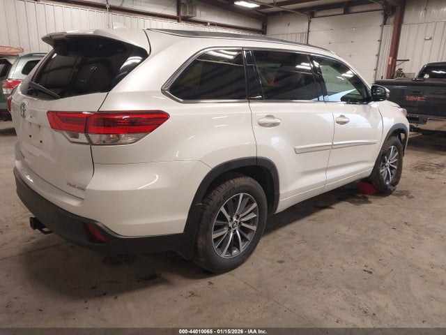 Toyota Highlander Xle 2018 5TDJZRFH2JS530139 Image 4