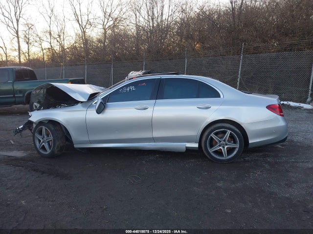 WDDZF4KB9KA511527 Mercedes-Benz E 300 4matic