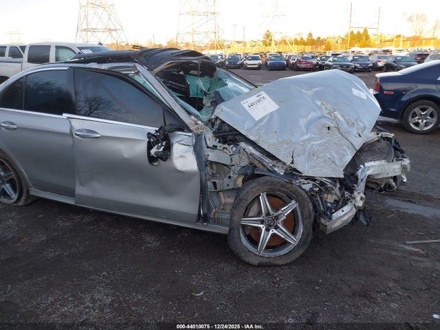 WDDZF4KB9KA511527 Mercedes-Benz E 300 4matic