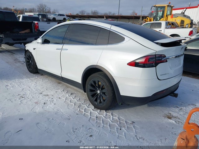 2017 TESLA MODEL X 5YJXCDE26HF048123 Photo 2
