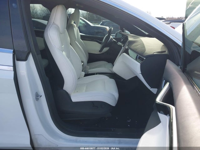 2017 TESLA MODEL X 5YJXCDE26HF048123 Photo 4