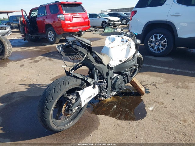 Suzuki GSX-R600 2023 JS1GN7FA8P7100027 Image 4