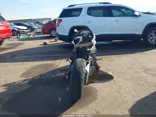 Suzuki GSX-R600 2023 JS1GN7FA8P7100027 Image 6