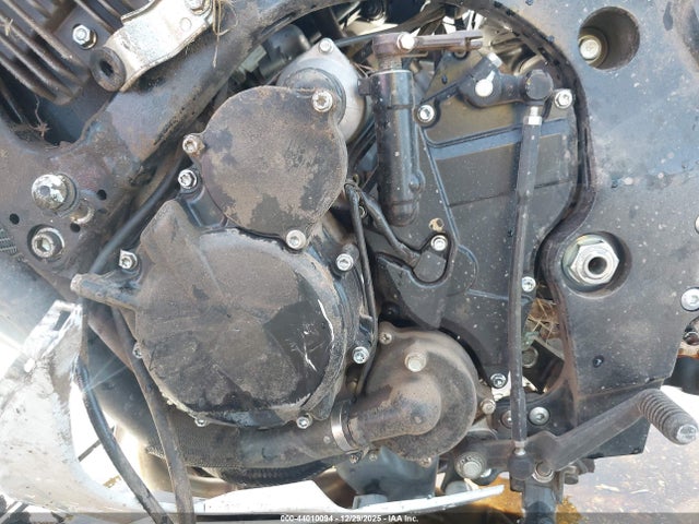 Suzuki GSX-R600 2023 JS1GN7FA8P7100027 Image 9